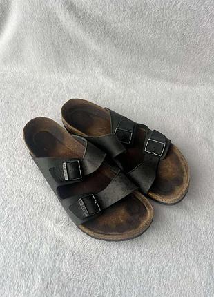 Шльопанці фірми birkenstock 46 розміру за устілкою зазначено 30 см.
