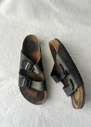 Шлепанцы фирмы birkenstock 46 размера по стельке указано 30 см.