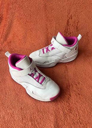 Кросівки фірми jordan 35 розміру за устілкою 22,5 см.