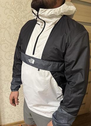 Вітровка  the north face.