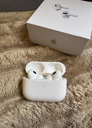 Apple airpods pro 2 на гарантії з цілим комплектом