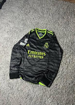 Футбольный лонгслив/ражгард adidas&real madrid   состояние идеальное  размер- по бирке хл,по факту м  замеры  длина-72 груди-50 длина рукава от плеча-