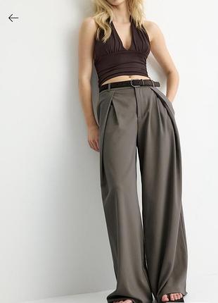 Широкі брюки з защипами stradivarius 34р