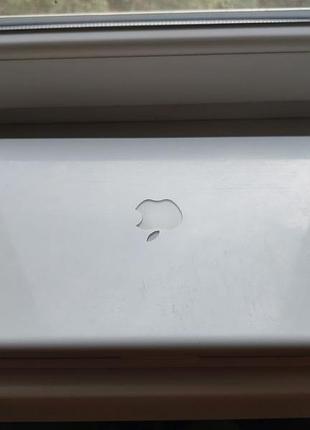 Apple macbook a1181 13.3" - рабочий, в хорошем состоянии