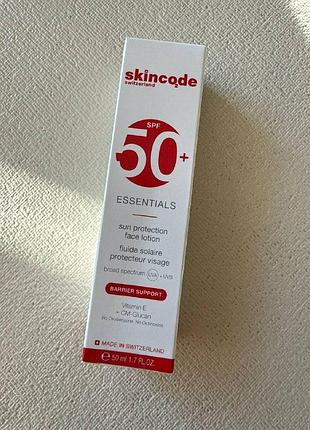Сонцезахисний лосьйон для обличчя skincode essentials spf 50+
