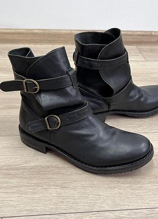 Fiorentini + baker жіночі чорні шкіряні черевики берці  мото байк бохо вестерн повсякденні демі сезон натуральна шкіра італія ручна робота р. 38 39