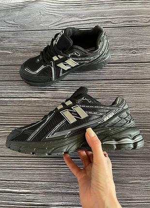 New balance кроссовки с нюансом