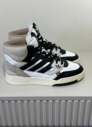 Кросівки adidas. стан ідеальний, як в нових  •розмір 40,5(25,5 см)