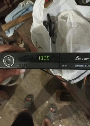 Продам супутниковий ресівер (тюнер) eurosky es-4050