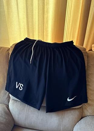 Nike спортивні шорти xl, маломірять на l/m — чорні
