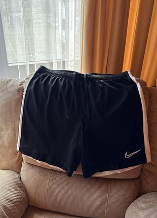 Nike dri-fit спортивні шорти xl, чорні з білими вставками