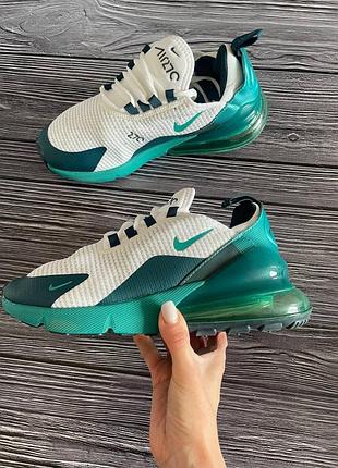 Кроссовки nike  с нюансом
