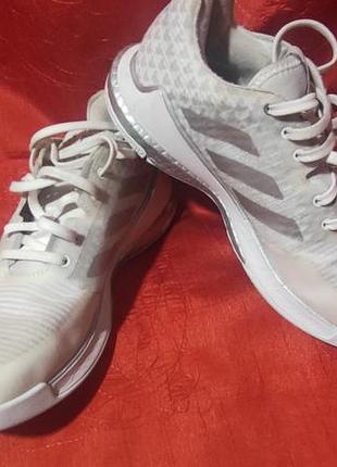 Стильные женские кроссовки adidas 100 disney