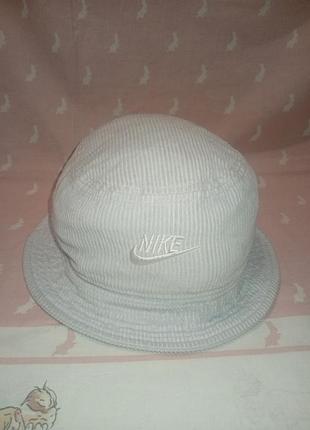 Вилветовая панама nike..