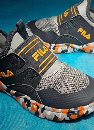 Дитячі кросівки fila — легке та практичне взуття для активного відпочинку, прогулянок та спорту. розмір: eur 29, устілка 18.5 см