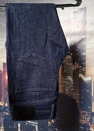 Мужские джинсы гуss slim tapered в темной классической гамме.
размер w32 / l32 (eu 42, mex 32, cn 175/80a) страна производитель пакистан