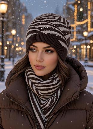 Шапка с шарфом на женщину из кашемира на зиму и осень.