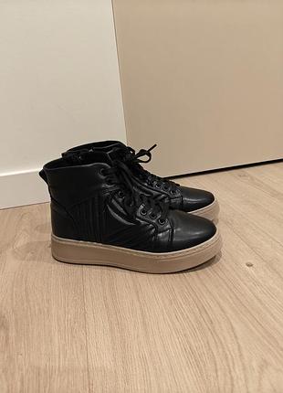 Ботинки демисезонные 36 г.
