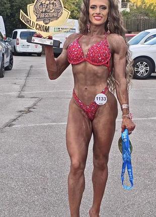 Червоний чемпіонський купальник — overall world champion bikini