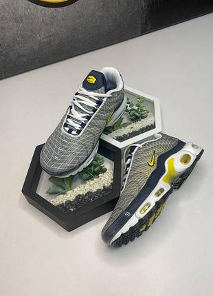 Стильні кросівки nike air max tn plus wave grid yellow