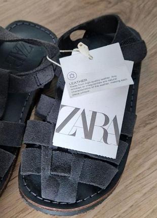 Дитячі сандалі від zara