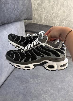 Стильные кроссовки nike air max tn plus iron grey