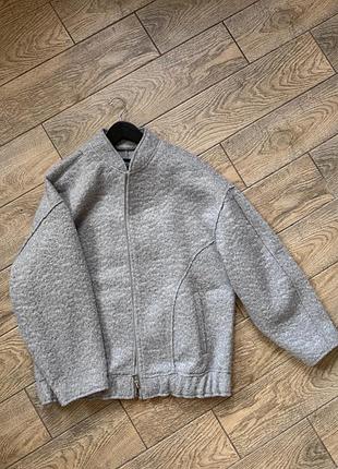Бомбер букле zara