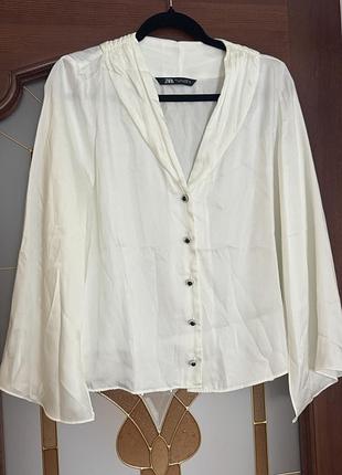 Вишукана блуза з акцентними ґудзиками zara