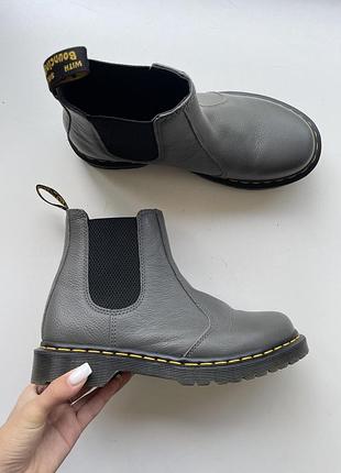 Челсі dr martens