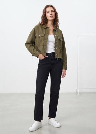 Укорочена джинсова куртка topshop в стилі мілітарі (оверсайз) розмір 40-42