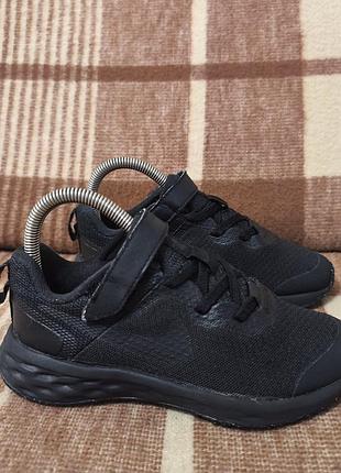 Детские кроссовки nike revolution
