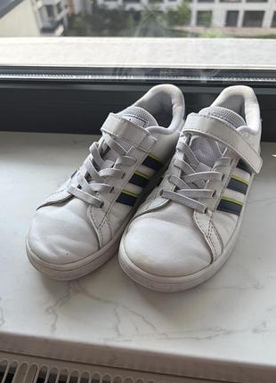 Кроссовки adidas, 30