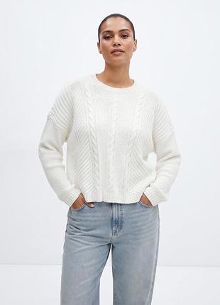Білий светр с круглим коміром marks and spencer розмір 52