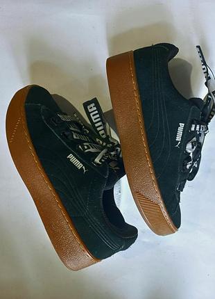 Кросівки-кеди puma vikky platform ribbon ( оригінал) 35- 36р.  в ідеальному стані з натуральної чорної замші