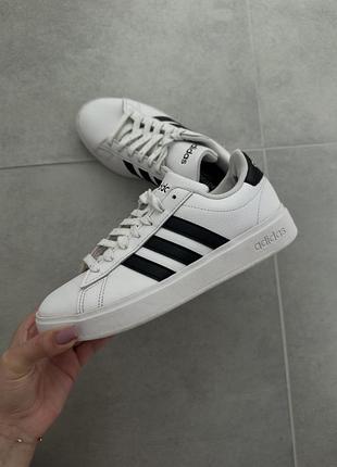 Кросівки adidas