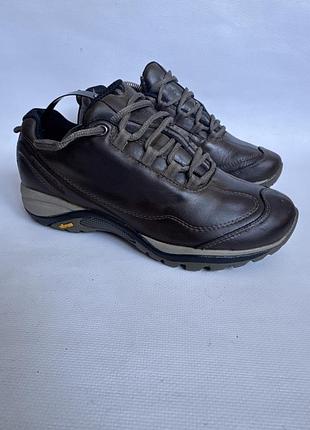 Шкіряні трекінгові кросівки merrell