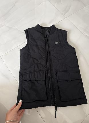 Безрукавка f&f