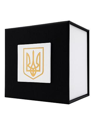 Подарункова картонна коробочка для годинника чорно-біла з тризубом золото