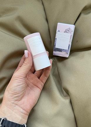 Глиняна маска у стіку skin1004 madagascar centella poremizing quick clay stick mask 27g
