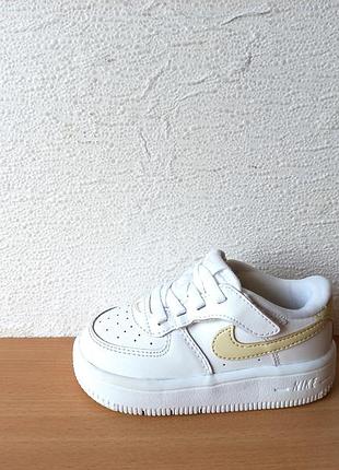 Кожаные кроссовки nike 23,5 р. стелька 14,7 см.