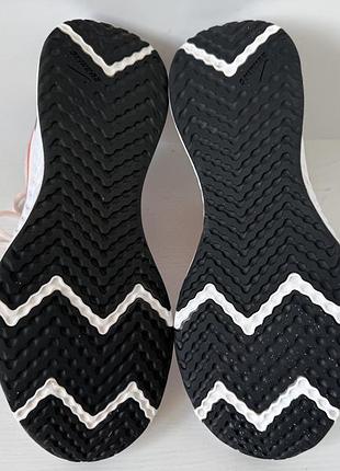 Nike revolution кросівки 10