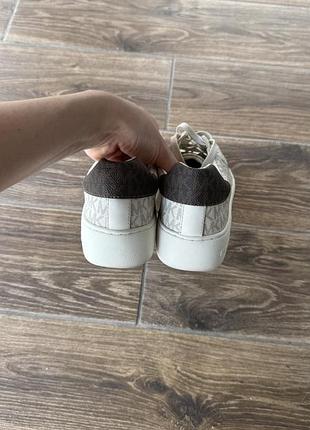 Жіночі білі кеди michael kors 4