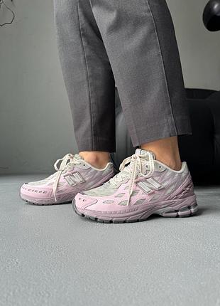 Кросівки жіночі new balance 1906r fantomfit grey/pink