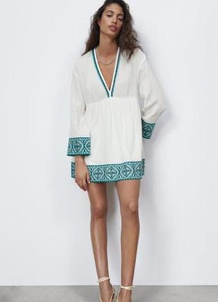 Муслиновое платье с вышивкой zara
