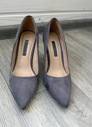 Сірі замшеві туфлі-човники dorothy perkins, розмір 36 (uk 4 / устілка ~23 см)