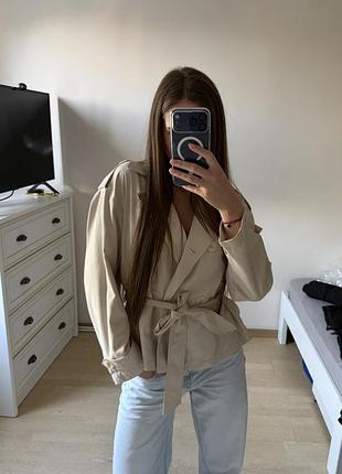 Тренч бежевий stradivarius 3
