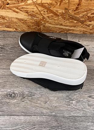 Нові якісні кросівки ugg 2