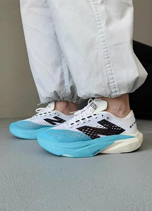 Кроссовки женские new balance fuelcell supercomp pacer v2 white/light blue