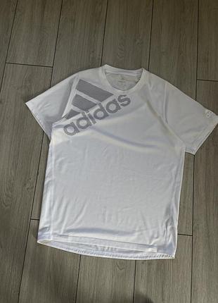 Футболка adidas