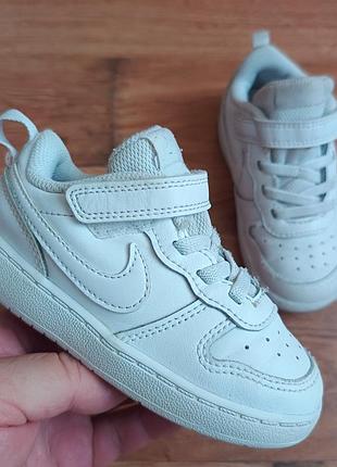Оригинальные nike р25 длина учтельки по факту 15.5см